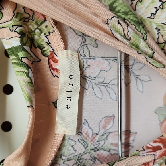 Entro dress floral EUC small - Picture 4 of 5